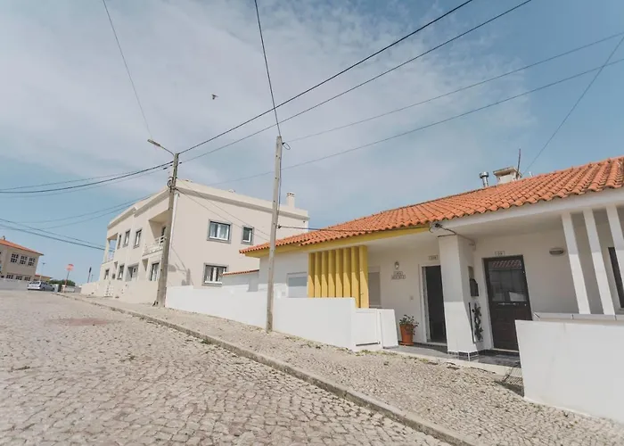 98 - Casa Beatriz Feriehus Peniche